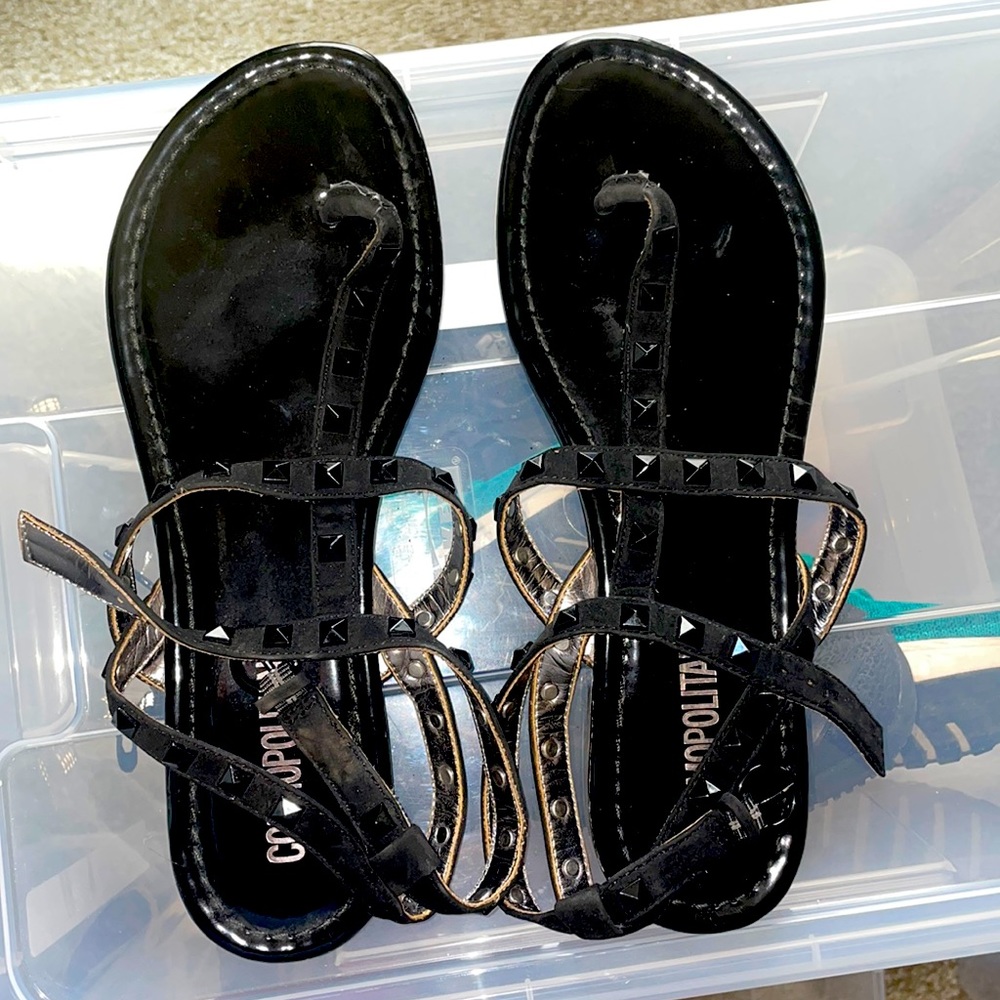 Cosmopolitan sandals